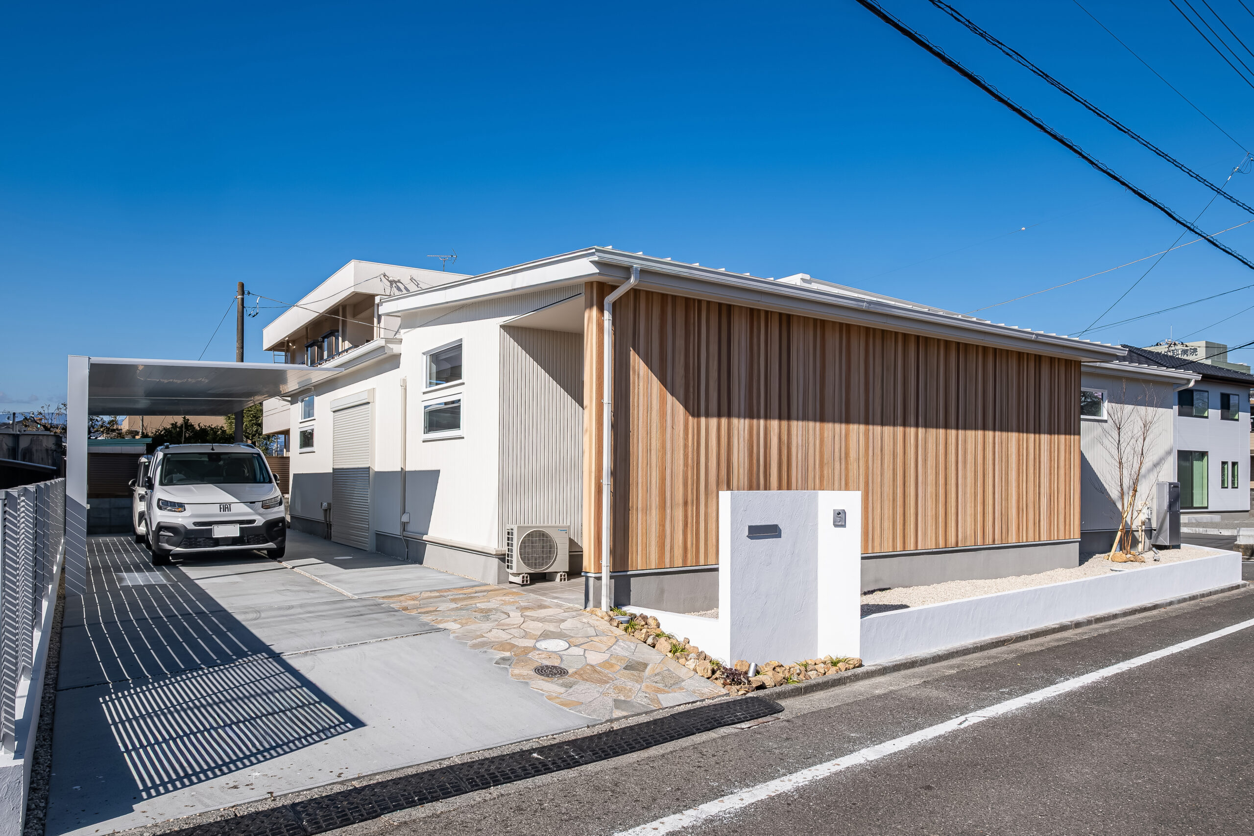 全室中庭に面したロフト付き二世帯住宅で快適な暮らし